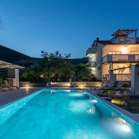 Apartments Dobrila Kaštel Novi Kültér fotó