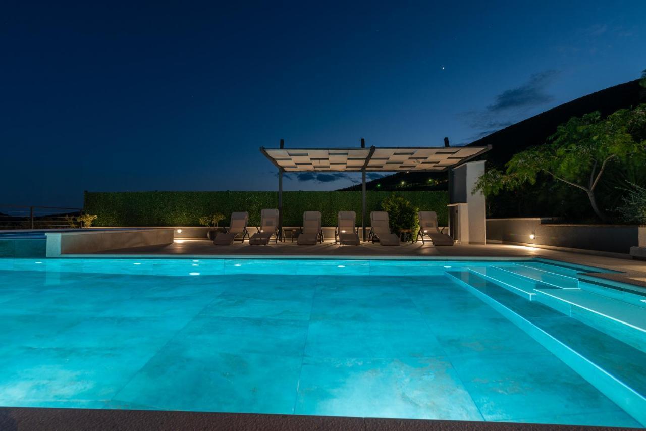 Apartments Dobrila Kaštel Novi Kültér fotó
