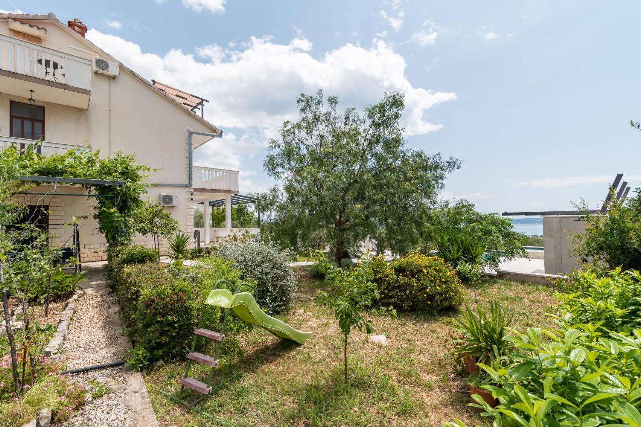 Apartments Dobrila Kaštel Novi Kültér fotó