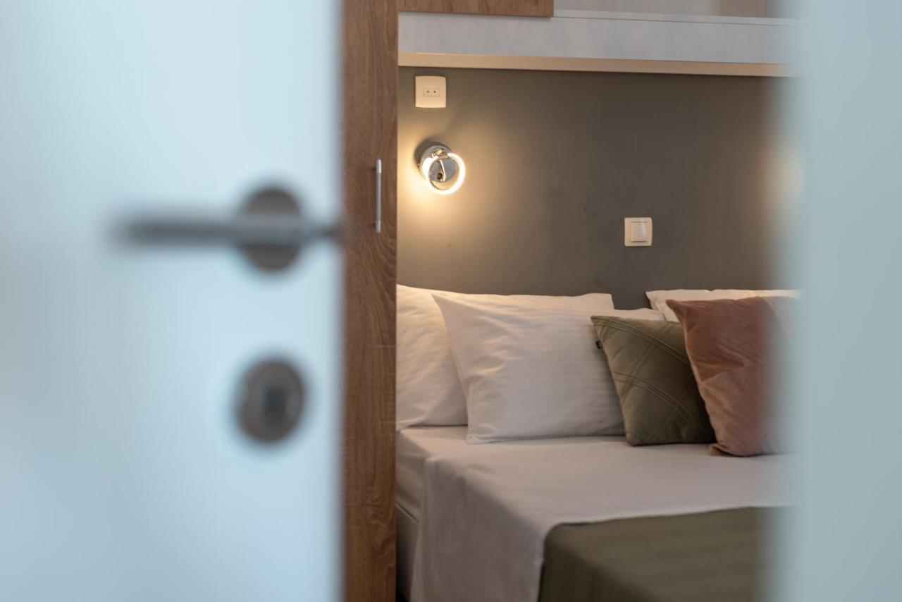 Apartments Dobrila Kaštel Novi Kültér fotó