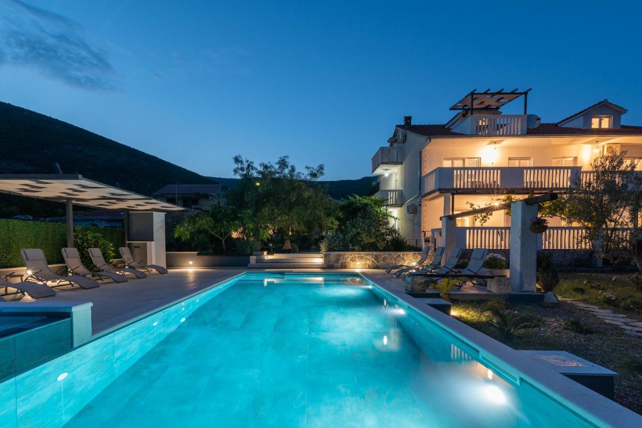 Apartments Dobrila Kaštel Novi Kültér fotó