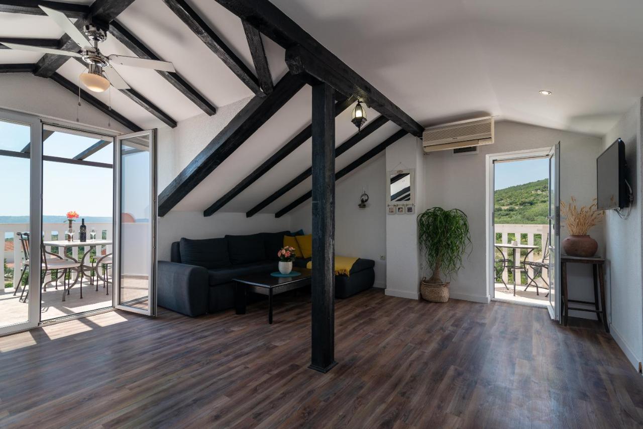 Apartments Dobrila Kaštel Novi Kültér fotó