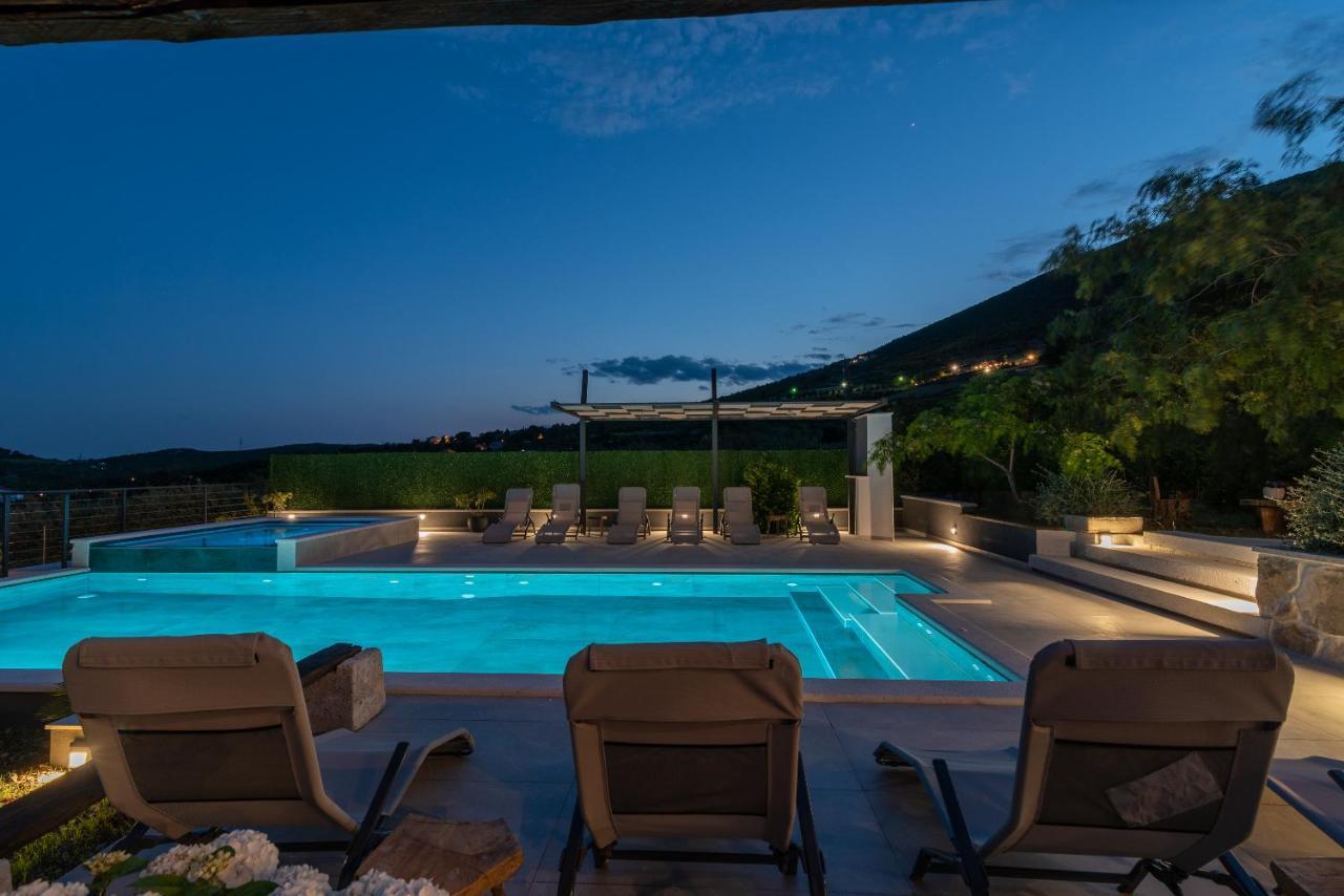 Apartments Dobrila Kaštel Novi Kültér fotó